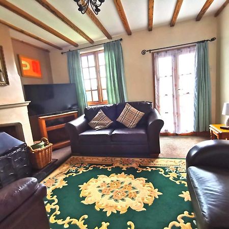 The Raddle Inn Log Cabins Croxden 外观 照片