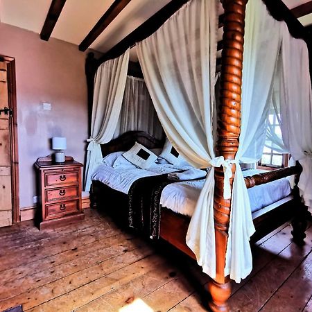The Raddle Inn Log Cabins Croxden 外观 照片